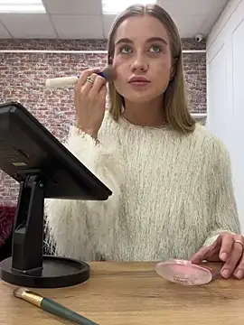 KiraMyers online show from November 2025 04:23:01 AM