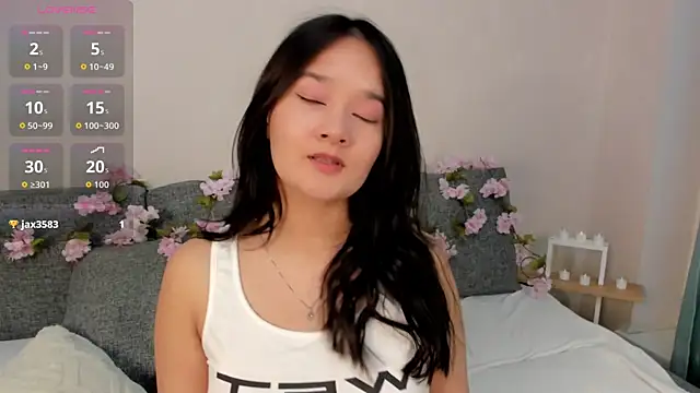 Maekko online show from November 2025 09:30:02 PM