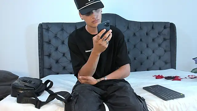 two milkyway online show from September 2025 12:19:01 PM