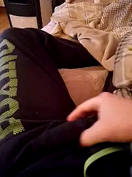 Snapshot of MaxiFabry chatting on February 2025 08:45:01 PM MaxiFabry online show from February 2025 08:45:01 PM