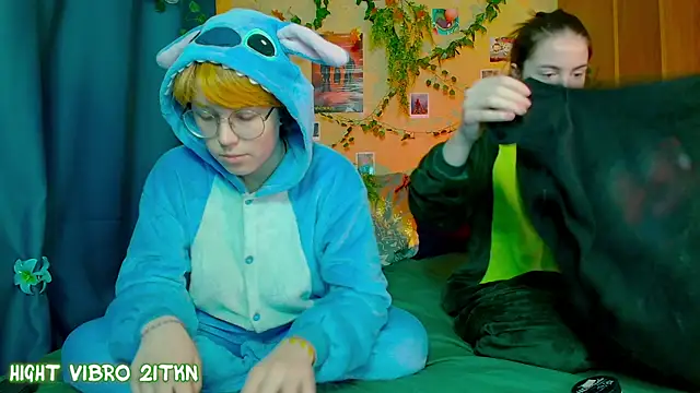 TrickyKitsune online show from September 2025 09:58:01 AM