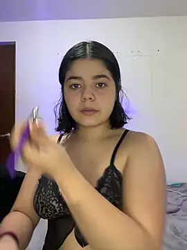 Snapshot of pretty_angela1 chatting on January 2025 06:24:02 PM pretty angela1 online show from January 2025 06:24:02 PM