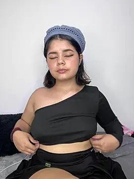 Snapshot of pretty_angela1 chatting on February 2025 01:30:02 AM pretty angela1 online show from February 2025 01:30:02 AM