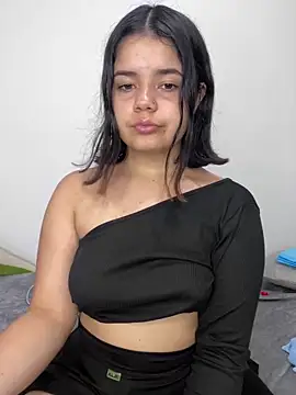 Snapshot of pretty_angela1 chatting on February 2025 04:37:01 AM pretty angela1 online show from February 2025 04:37:01 AM