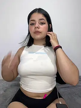 Snapshot of pretty_angela1 chatting on February 2025 03:02:02 AM pretty angela1 online show from February 2025 03:02:02 AM