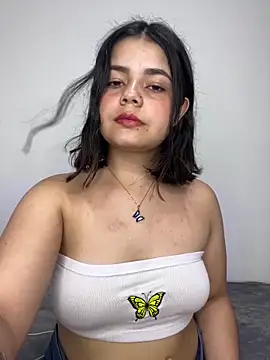 Snapshot of pretty_angela1 chatting on February 2025 02:18:01 AM pretty angela1 online show from February 2025 02:18:01 AM