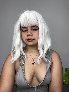 Snapshot of pretty_angela1 chatting on March 2025 03:57:01 AM pretty angela1 online show from March 2025 03:57:01 AM