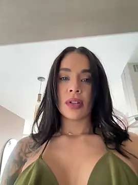 Snapshot of Karol_Towers chatting on January 2025 04:43:02 PM Karol Towers online show from January 2025 04:43:02 PM