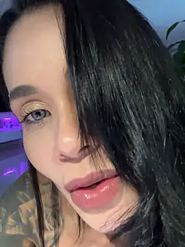 Snapshot of Karol_Towers chatting on January 2025 03:20:02 AM Karol Towers online show from January 2025 03:20:02 AM