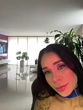 Snapshot of Karol_Towers chatting on January 2025 07:59:02 PM Karol Towers online show from January 2025 07:59:02 PM