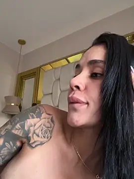 Snapshot of Karol_Towers chatting on January 2025 09:51:02 PM Karol Towers online show from January 2025 09:51:02 PM