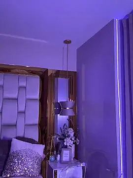 Snapshot of Karol_Towers chatting on February 2025 12:15:01 AM Karol Towers online show from February 2025 12:15:01 AM