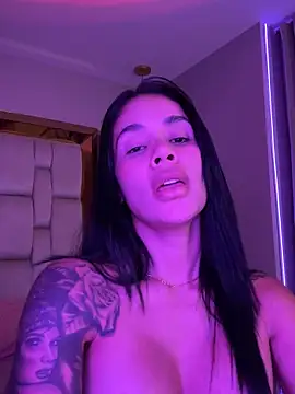 Snapshot of Karol_Towers chatting on February 2025 03:12:02 AM Karol Towers online show from February 2025 03:12:02 AM