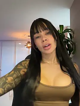 Snapshot of Karol_Towers chatting on February 2025 11:11:02 PM Karol Towers online show from February 2025 11:11:02 PM