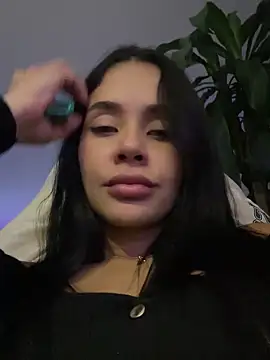 Snapshot of Karol_Towers chatting on March 2025 03:48:02 AM Karol Towers online show from March 2025 03:48:02 AM