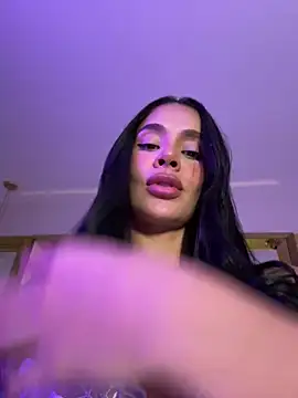 Snapshot of Karol_Towers chatting on March 2025 09:48:02 PM Karol Towers online show from March 2025 09:48:02 PM