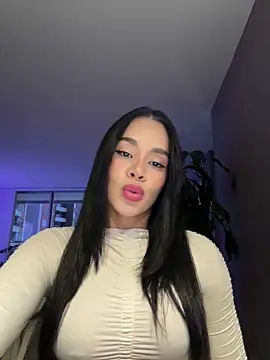 Snapshot of Karol_Towers chatting on March 2025 11:22:01 PM Karol Towers online show from March 2025 11:22:01 PM