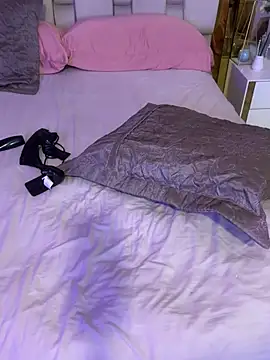 Snapshot of Karol_Towers chatting on March 2025 01:56:02 AM Karol Towers online show from March 2025 01:56:02 AM