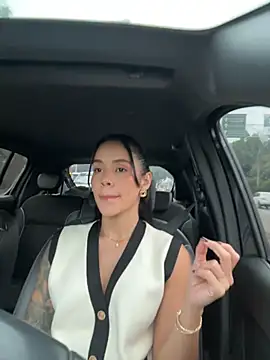 Snapshot of Karol_Towers chatting on October 2025 09:57:01 PM Karol Towers online show from October 2025 09:57:01 PM