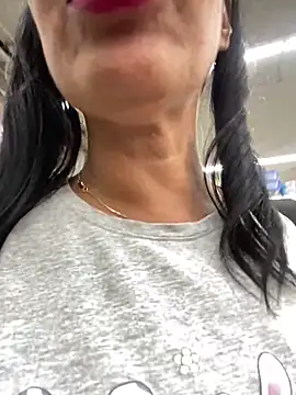 Snapshot of KarolRubi1 chatting on February 2025 09:49:01 PM KarolRubi1 online show from February 2025 09:49:01 PM