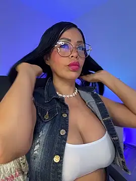 Snapshot of KarolRubi1 chatting on March 2026 09:19:02 PM KarolRubi1 online show from March 2026 09:19:02 PM