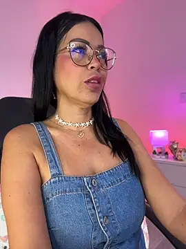 Snapshot of KarolRubi1 chatting on April 2026 08:03:02 PM KarolRubi1 online show from April 2026 08:03:02 PM