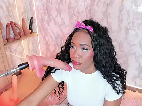 Snapshot of whiitneyfox chatting on January 2025 04:39:01 AM whiitneyfox online show from January 2025 04:39:01 AM