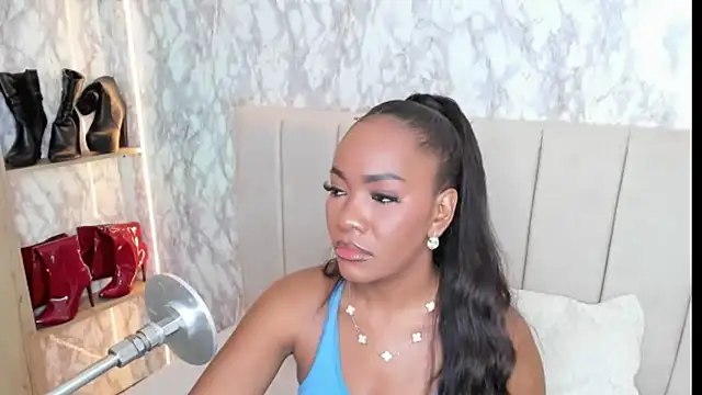 Snapshot of whiitneyfox chatting on October 2025 09:41:01 PM whiitneyfox online show from October 2025 09:41:01 PM