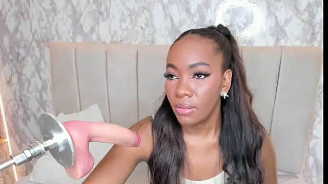 Snapshot of whiitneyfox chatting on November 2025 09:38:01 PM whiitneyfox online show from November 2025 09:38:01 PM