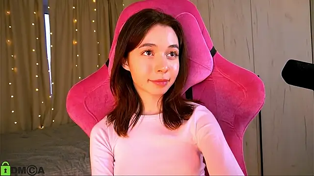 LittleOriana online show from March 2025 05:05:02 AM