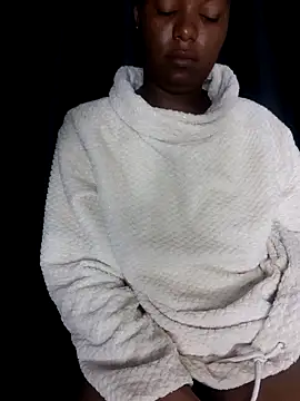 Snapshot of Queen-BD chatting on March 2025 04:38:02 AM Queen-BD online show from March 2025 04:38:02 AM