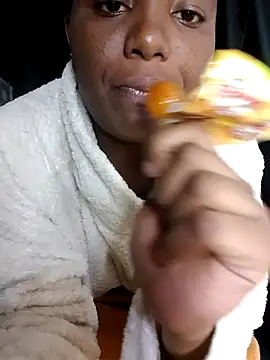 Snapshot of Queen-BD chatting on March 2025 11:11:01 PM Queen-BD online show from March 2025 11:11:01 PM