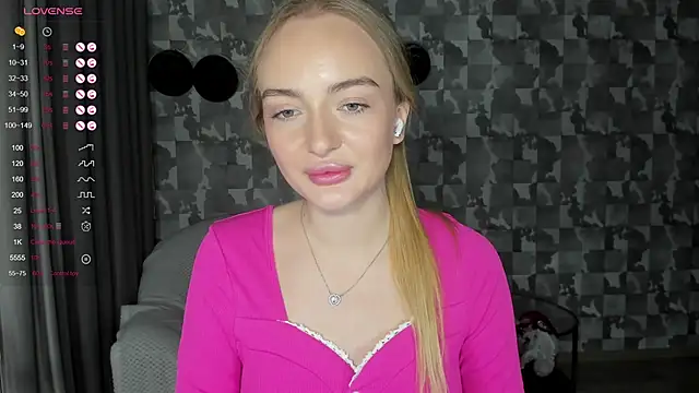 A delina online show from November 2025 01:46:01 PM