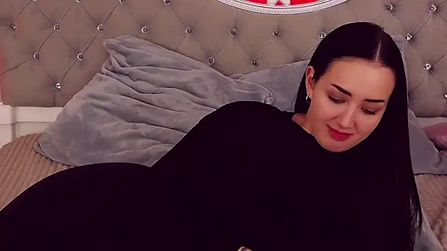 Snapshot of KimKhallifa chatting on February 2025 11:06:02 AM KimKhallifa online show from February 2025 11:06:02 AM