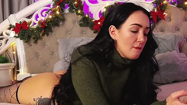 Snapshot of KimKhallifa chatting on December 2025 05:13:01 AM KimKhallifa online show from December 2025 05:13:01 AM