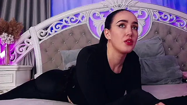 Snapshot of KimKhallifa chatting on January 2026 01:26:01 PM KimKhallifa online show from January 2026 01:26:01 PM