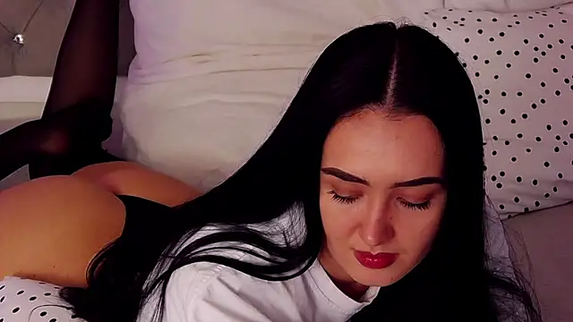 Snapshot of KimKhallifa chatting on March 2026 04:58:01 AM KimKhallifa online show from March 2026 04:58:01 AM