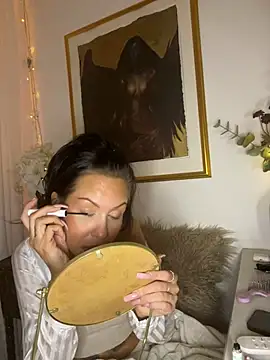 Carolinekronkvist online show from January 2025 06:59:02 PM