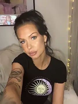Carolinekronkvist online show from January 2025 07:31:01 PM