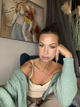 Carolinekronkvist online show from January 2025 11:00:02 PM