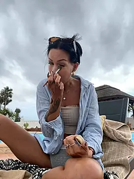 Carolinekronkvist online show from March 2025 02:48:01 PM