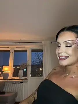 Carolinekronkvist online show from March 2025 05:59:02 PM