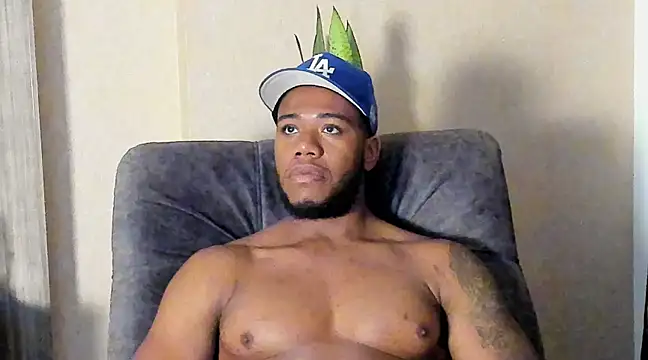 Snapshot of benjamincol chatting on February 2025 04:48:01 AM benjamincol online show from February 2025 04:48:01 AM