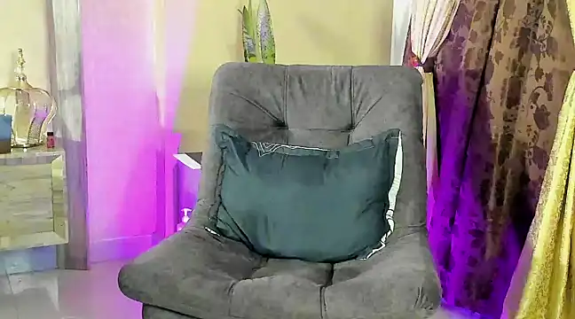 Snapshot of benjamincol chatting on February 2025 03:45:02 AM benjamincol online show from February 2025 03:45:02 AM