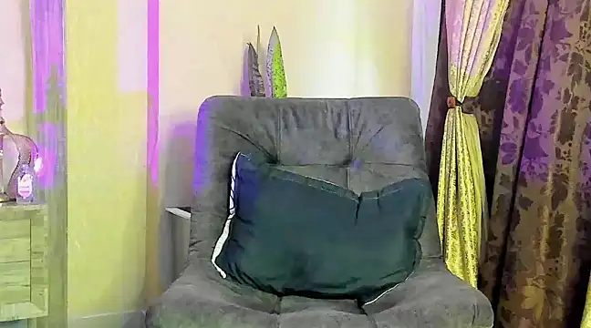 Snapshot of benjamincol chatting on February 2025 02:04:01 PM benjamincol online show from February 2025 02:04:01 PM