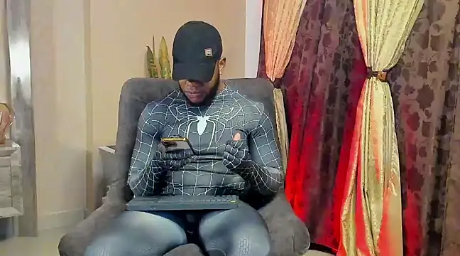 Snapshot of benjamincol chatting on February 2025 01:24:01 AM benjamincol online show from February 2025 01:24:01 AM