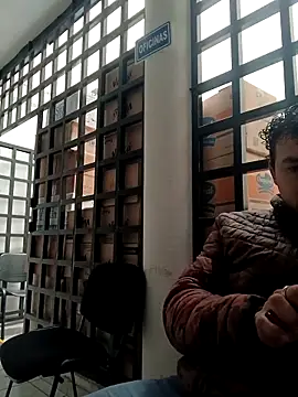 Snapshot of chinoxxx chatting on December 2025 02:33:01 PM chinoxxx online show from December 2025 02:33:01 PM