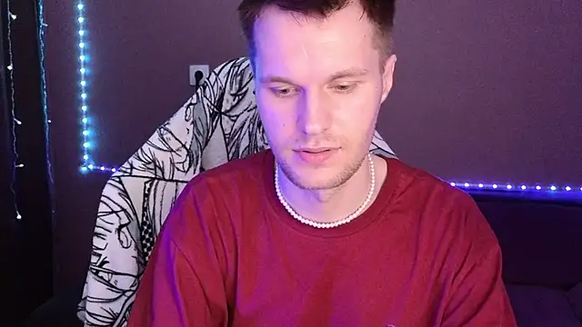 Snapshot of Leonnextdoor chatting on December 2024 03:15:01 PM Leonnextdoor online show from December 2024 03:15:01 PM