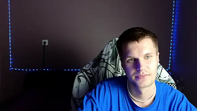 Snapshot of Leonnextdoor chatting on January 2025 02:40:02 PM Leonnextdoor online show from January 2025 02:40:02 PM