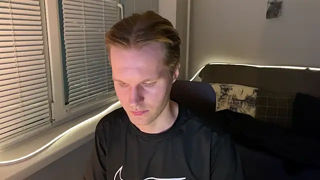 Snapshot of Leonnextdoor chatting on January 2026 09:16:02 PM Leonnextdoor online show from January 2026 09:16:02 PM